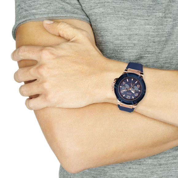 Guess W0247G3 Blaue Silikon Herren Uhr Guess W0247G3 Blaue Silikon Herren Uhr
